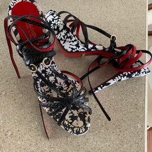 Woman’s Dolce Gabbana strapping heels